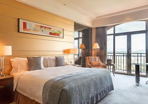 Deluxe Tek Büyük Yataklı Oda, Nehir Manzaralı