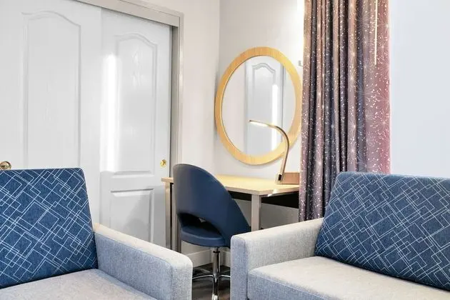 Süit, 1 En Büyük (King) Boy Yatak, Sigara İçilmez, Şömine (Walk-in Shower;with Sofabed)