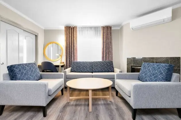 Süit, 1 En Büyük (King) Boy Yatak, Sigara İçilmez, Şömine (Walk-in Shower;with Sofabed)