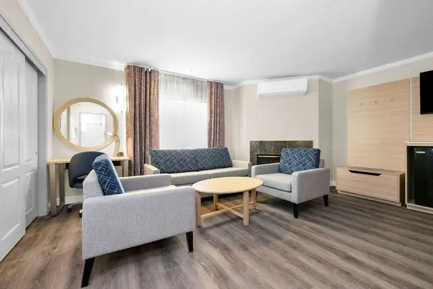 Süit, 1 En Büyük (King) Boy Yatak, Sigara İçilmez, Şömine (Walk-in Shower;with Sofabed)