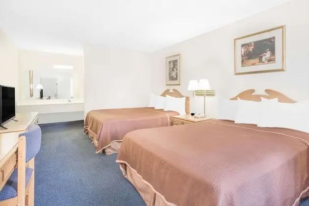 Oda, 2 Büyük (Queen) Boy Yatak, Sigara İçilebilir