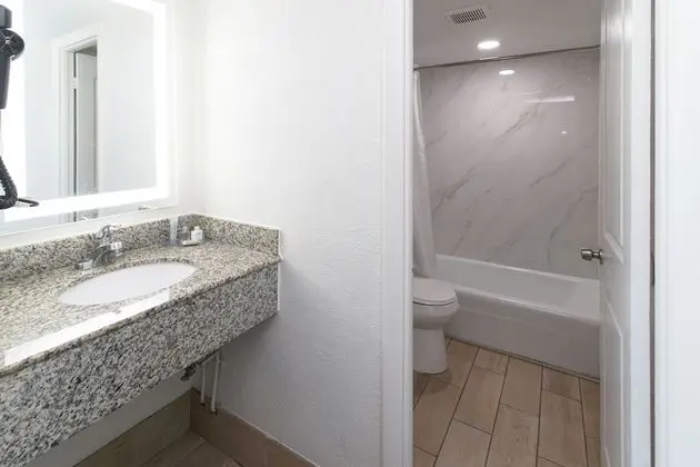 Oda, 2 Çift Kişilik Yatak, Sigara İçilmez