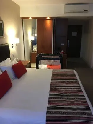 Oda, 1 Çift Kişilik Yatak, Sigara İçilmez