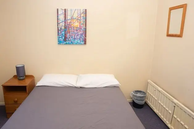 Basic Tek Büyük Yataklı Oda, Ortak Banyo