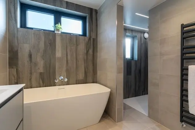 Premier Ev, Özel Banyo, Göl Manzaralı (Howe Top)