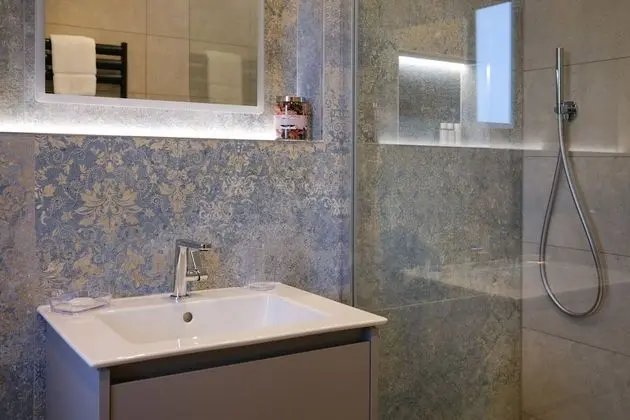 Premier Ev, Özel Banyo, Göl Manzaralı (Howe Top)