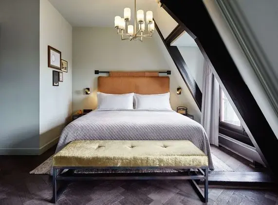 Roomy with canal view