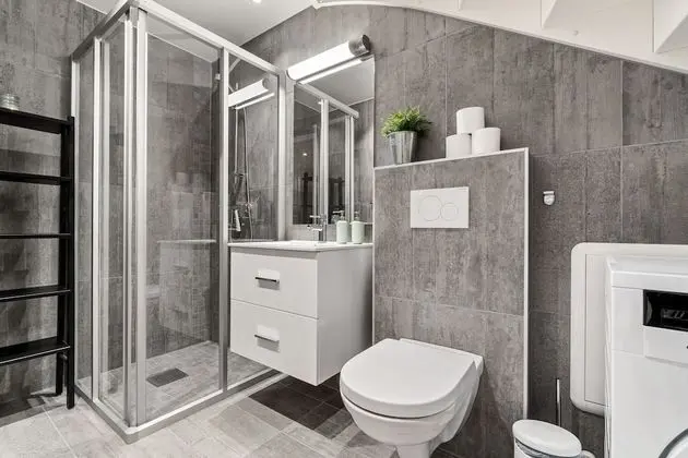 2 bedroom apartment, lower floor