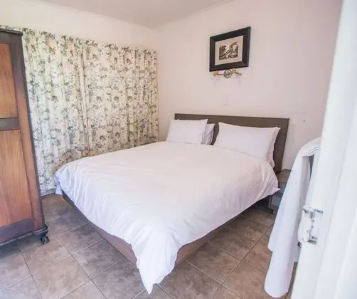 Ev (Fair View self-catering )
