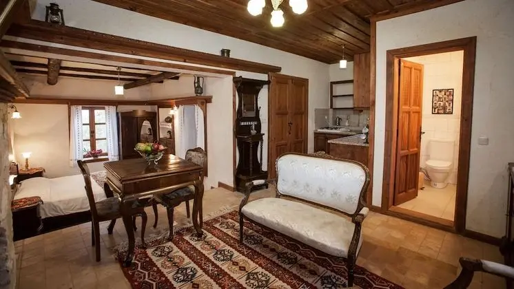 Art Studio With Kitchen