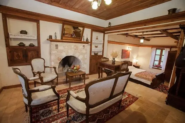 Art Studio With Kitchen