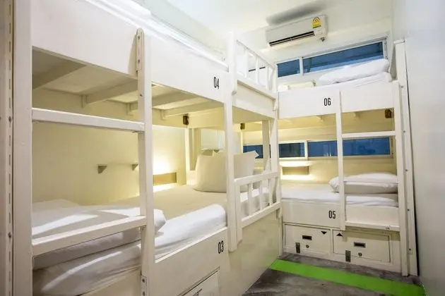 6 Bunk Beds Lady Dorm
