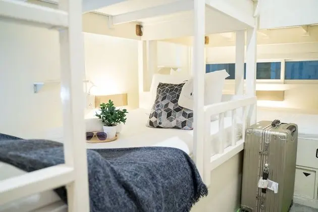6 Bunk Beds Mixed Dorm