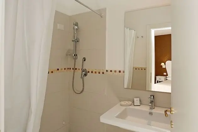 Superior Tek Büyük Yataklı Oda, Şehir Manzaralı