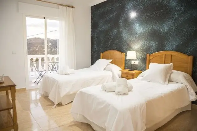 Tek Büyük Yataklı Oda, Balkon, Dağ Manzaralı