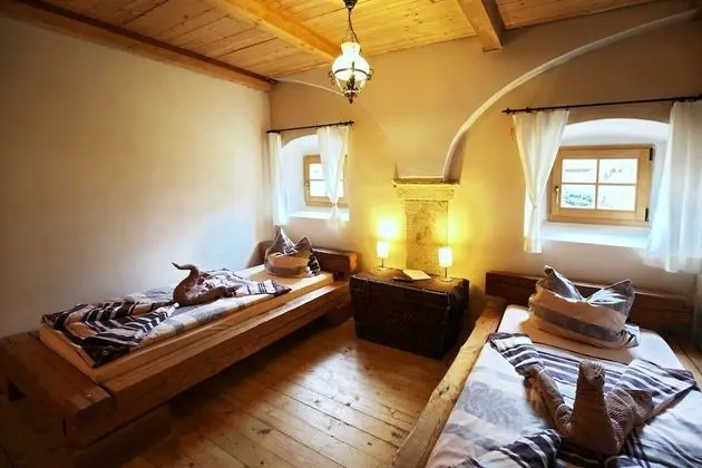 Tek Büyük veya İki Ayrı Yataklı Oda