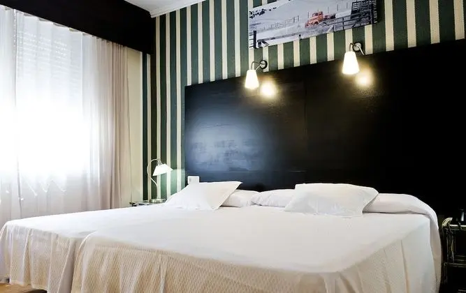 Üç Kişilik Oda, 3 Tek Kişilik Yatak