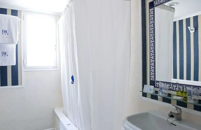 Üç Kişilik Oda, 3 Tek Kişilik Yatak