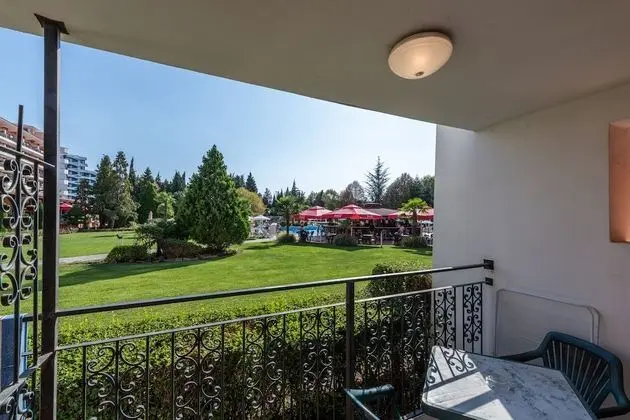 Büyük Yataklı Tek Kişilik Oda, Balkon, Park Manzaralı