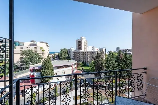 Economy Büyük Yataklı Tek Kişilik Oda, Balkon, Park Manzaralı