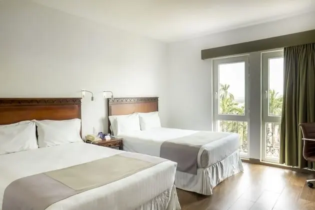 Junior Tek Büyük Yataklı Oda