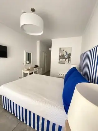 Tek Büyük Yataklı Oda, 1 Çift Kişilik Yatak, Havuz Manzaralı
