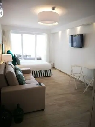 Tek Büyük Yataklı Oda, Sıcak Su Küveti, Avlu