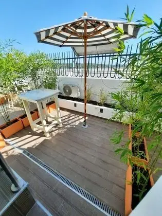 Tek Büyük Yataklı Oda, Sıcak Su Küveti, Avlu