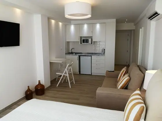 Tek Büyük Yataklı Oda, Veranda