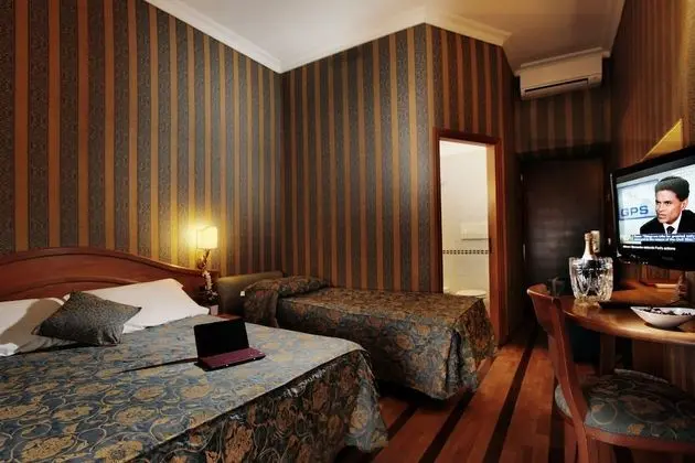 Üç Kişilik Oda, Şehir Manzaralı