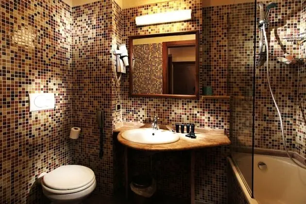 Üç Kişilik Oda, Şehir Manzaralı