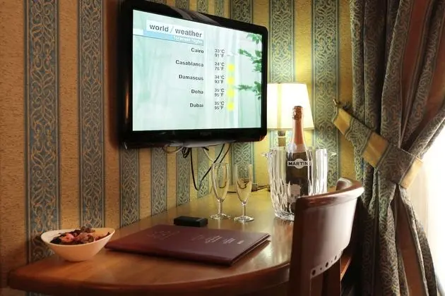 Üç Kişilik Oda, Şehir Manzaralı