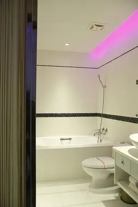 Business Tek Büyük Yataklı Oda