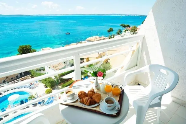 1 Çift Kişilik Veya 2 Tek Kişilik Yatak Sea View