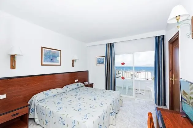 Tek Büyük Yataklı Oda, 3 Tek Kişilik Yatak, Balkon