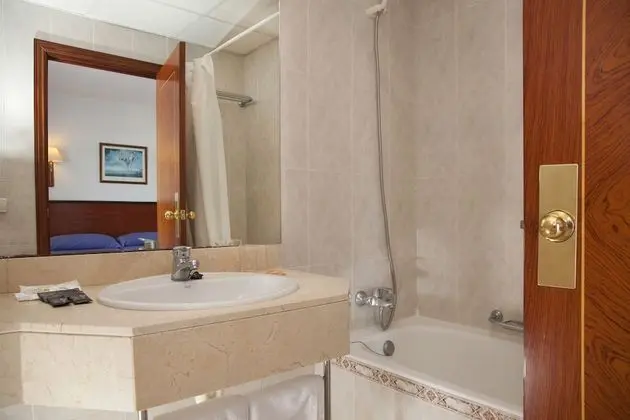 Tek Büyük Yataklı Oda, Balkon