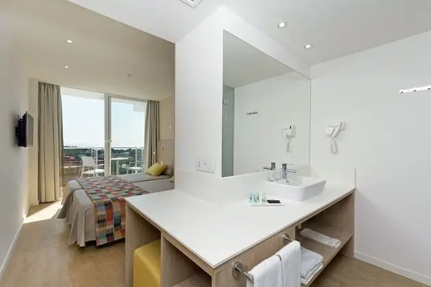Tek Büyük Yataklı Oda, Balkon, Deniz Manzaralı (2 adults)