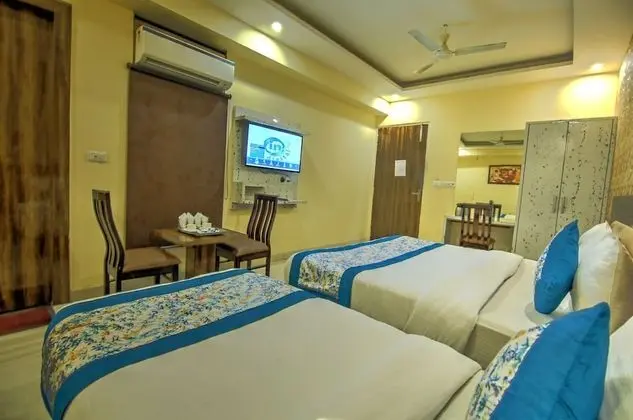 Family Suite with Airport Drop