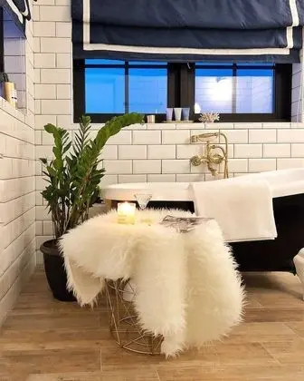 Luxury Tek Büyük Yataklı Oda, 1 En Büyük (King) Boy Yatak, Sıcak Su Havuzu, Denize Sıfır