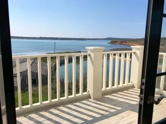 Premium Dört Kişilik Oda, 2 Çift Kişilik Yatak, Balkon, Denize Sıfır