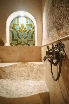 Queen Suite, Küvetli