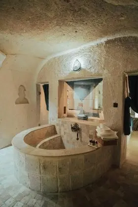 Queen Suite, Küvetli