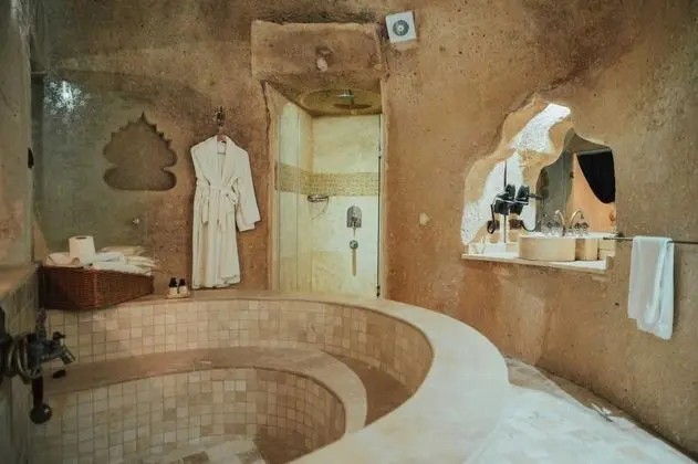Queen Suite, Küvetli
