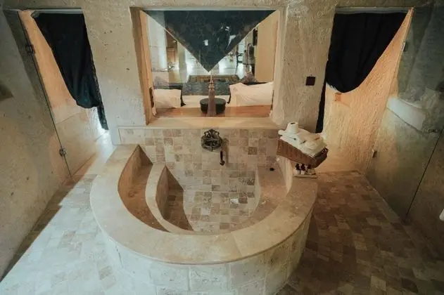Queen Suite, Küvetli
