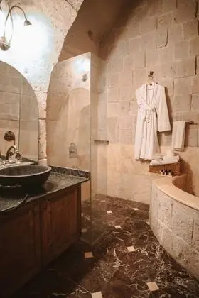 Queen Suite, Küvetli