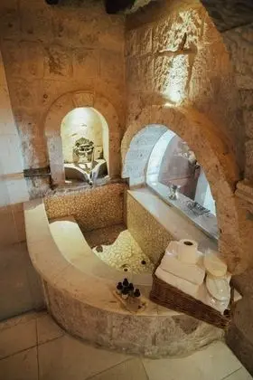 Queen Suite, Küvetli