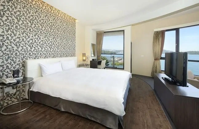 Luxury Tek Büyük Yataklı Oda, Göl Manzaralı