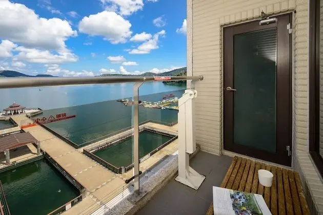 Luxury Tek Büyük Yataklı Oda, Göl Manzaralı