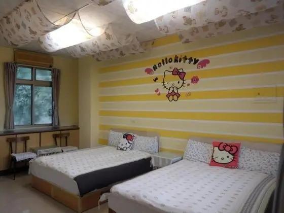 Dört Kişilik Oda (Kitty)