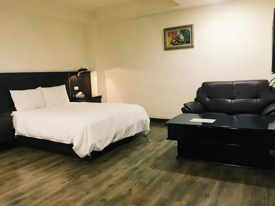 City Tek Büyük Yataklı Oda